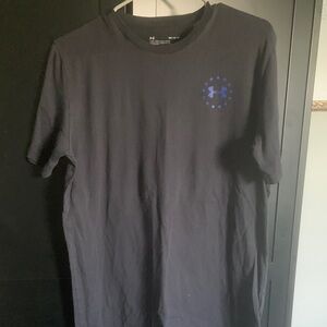 Under Armour Men's Dark Gray Tee with Blue Logo